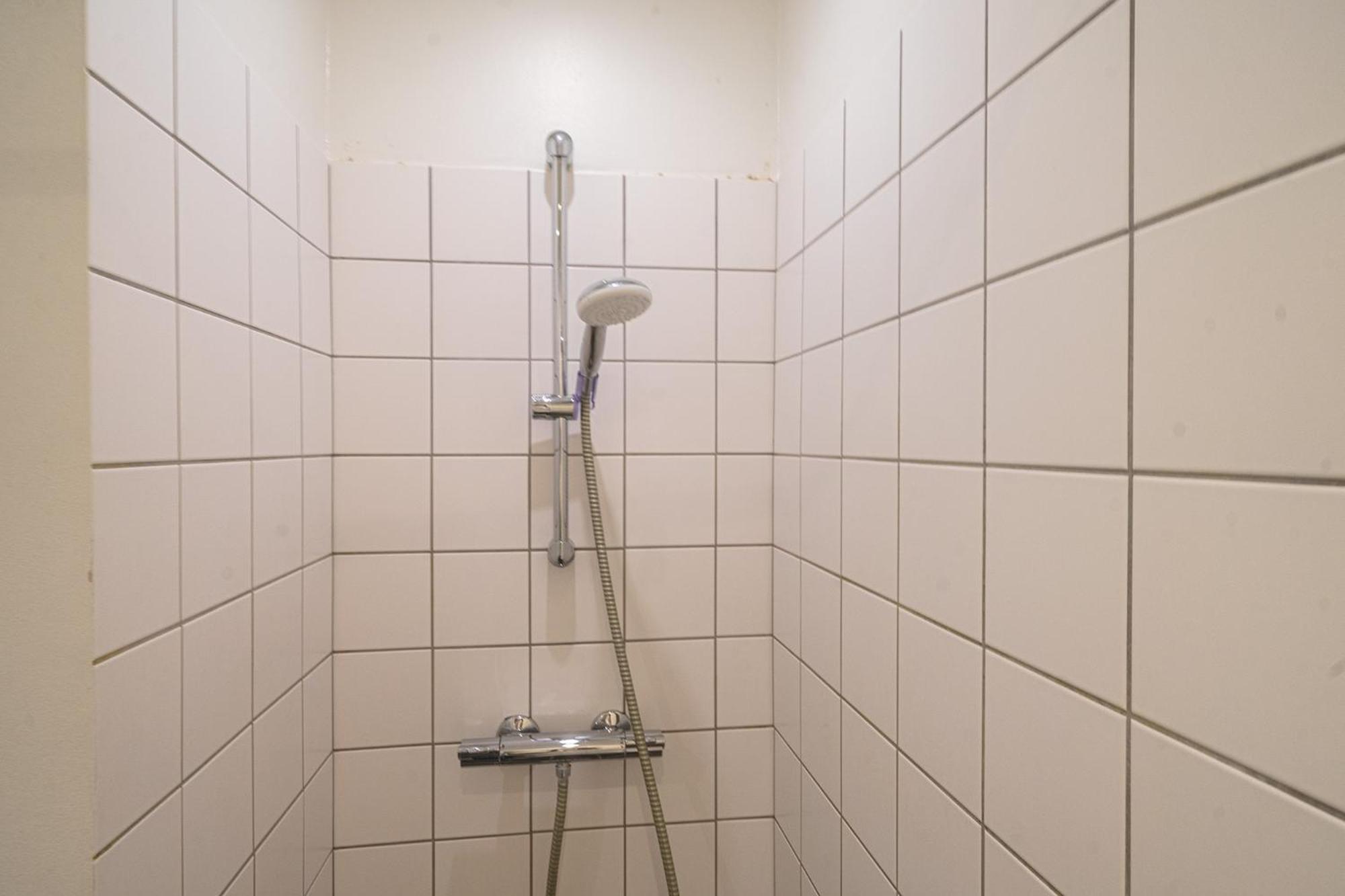 Apartamento Refurbished 2-bed Close To Metro And Airport