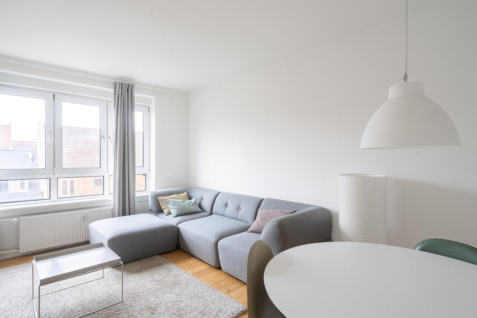 Apartamento Refurbished 2-bed Close To Metro And Airport *