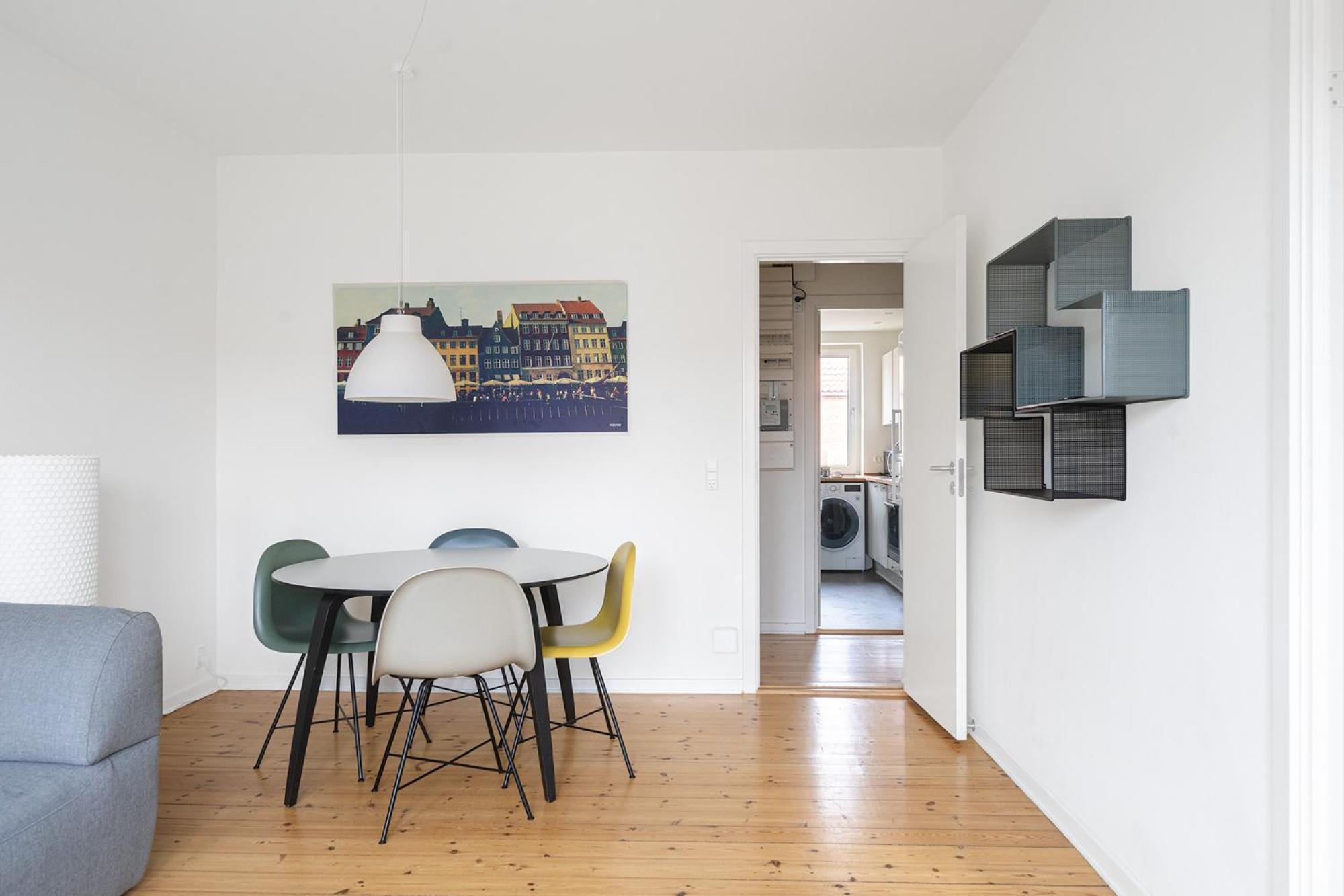 Lejlighed Refurbished 2-bed Close To Metro And Airport København